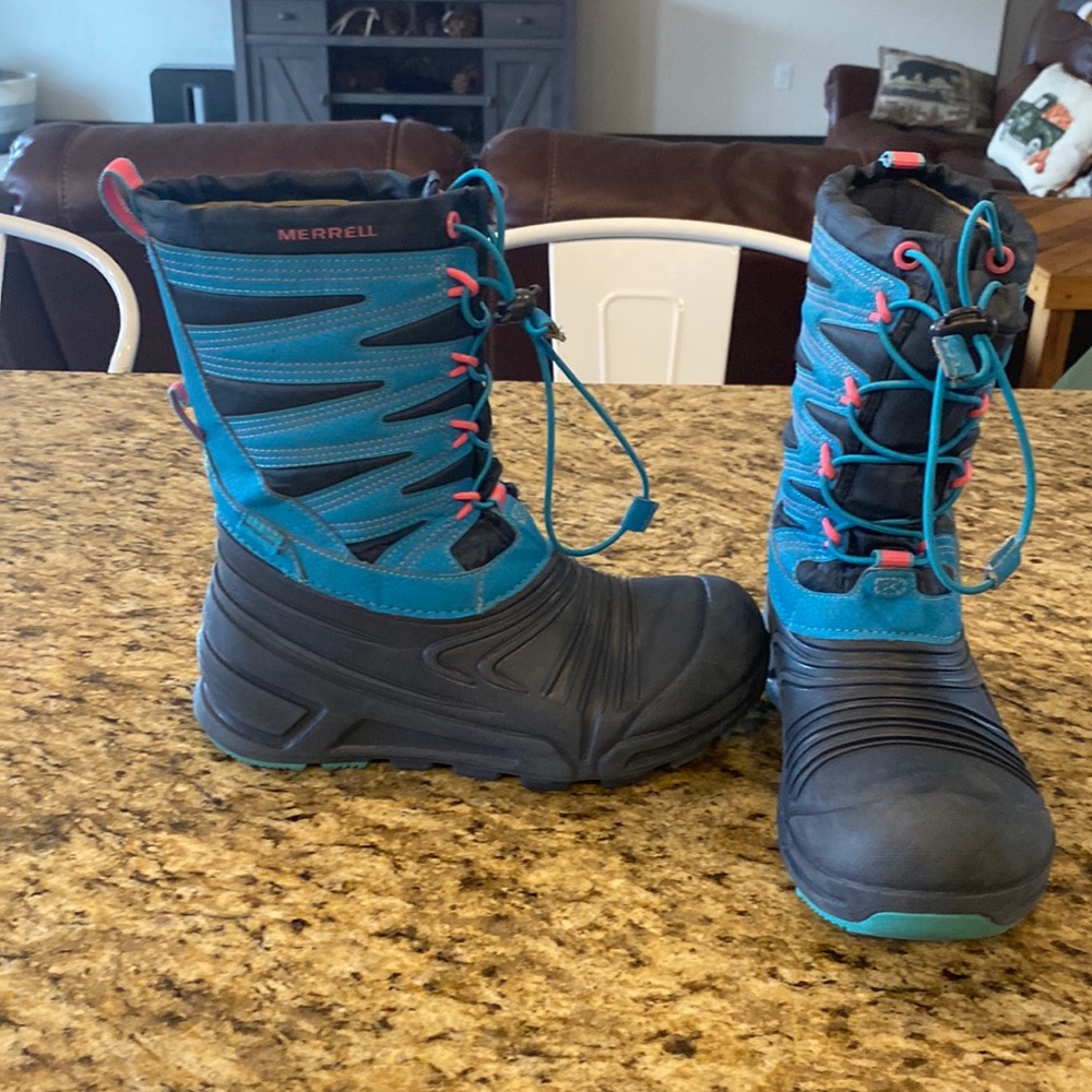 Merrell Snow Boots size 4 (big kids), rated -35 degrees, excellent condition!